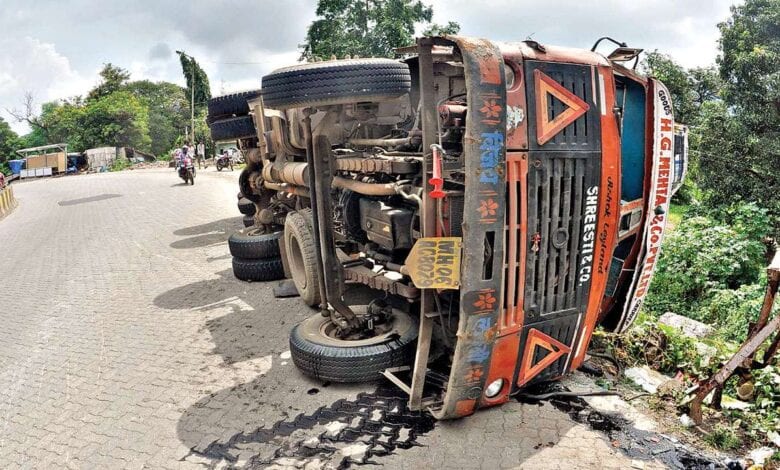 truck-accident-amravati-mandal