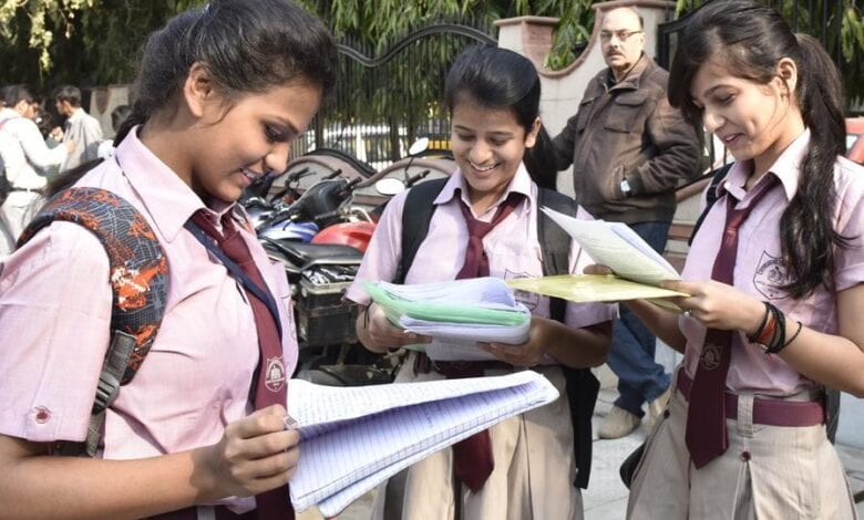 St.-Thomas-School's-grand-success-amravati-mandal