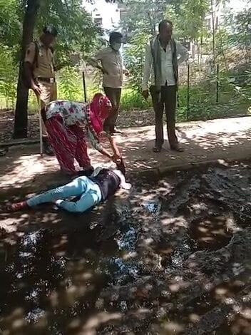 fight-beetwen-boy-anda-girl-amravati-mandal