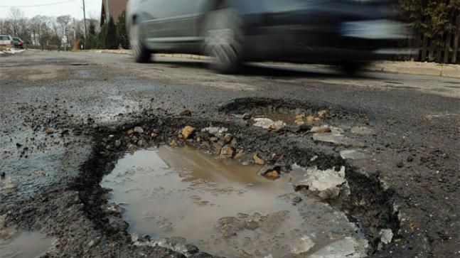pothole_reuters-amravati-mandal
