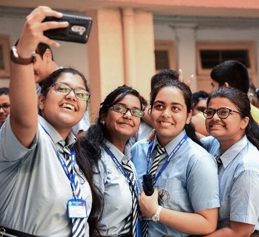 students-celebrate-amravati-mandal