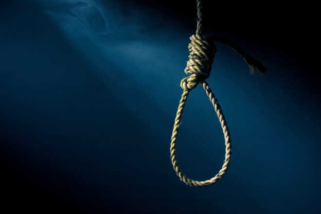 youth-hanged-in-ratanganj-gavalipura-amravati-mandal