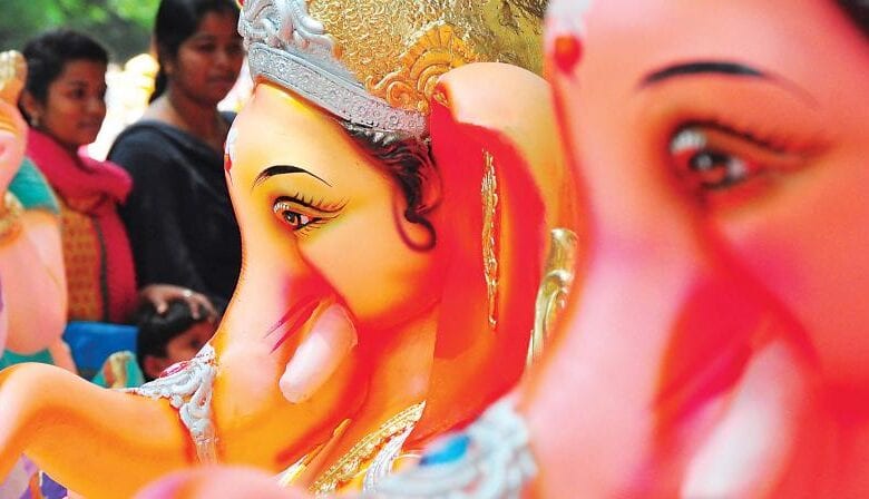demand-for-ganesh-idols-made-of-clay-increased-amravati-mandal