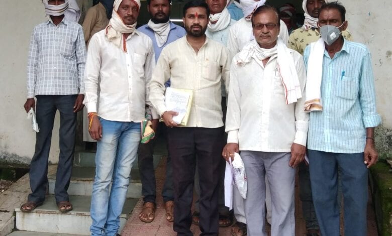 bank-is-delaying-by-giving-crop-loans-to-farmers-maravati-mandal