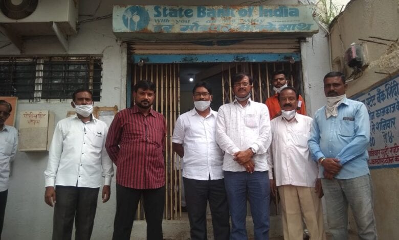 forced-to-remove-insurance-to-indebted-farmers-amravati-mandal