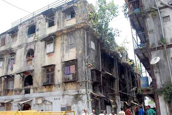 Shabby-buildings-amravati-mandal