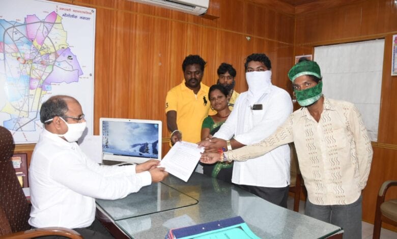 give-the-benefit-of-gharkul-to-the-pardhi-samaj-brothers-amravati-mandal