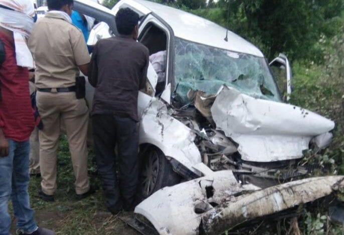 car-accident-amravati-mandal