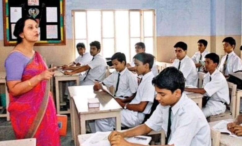 the-teacher-is-the-architect-of-the-new-educational-policy-amravati-mandal
