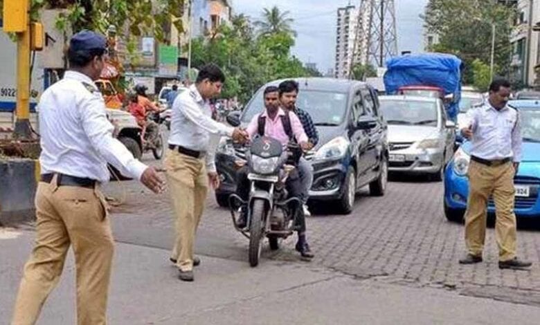 Traffic-police-in-action-amravati-mandal
