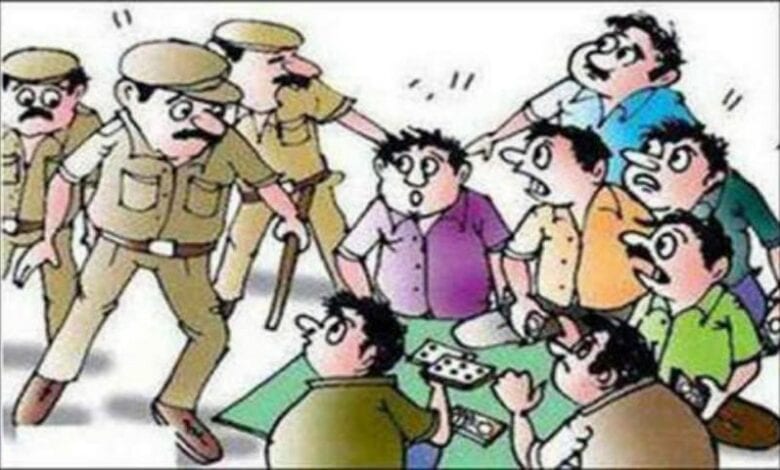 Raid-gambling-dens-amravati-mandal