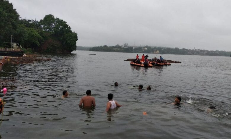 ganapti-visarjan-amravati-mandal