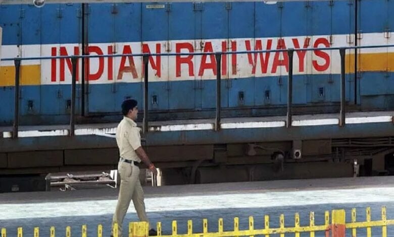 Train-travel-amravati-mandal