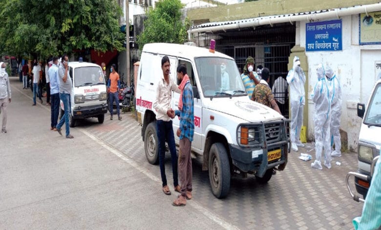 Suicide-In-Front-Of-Railway-Amravati-Mandal copy