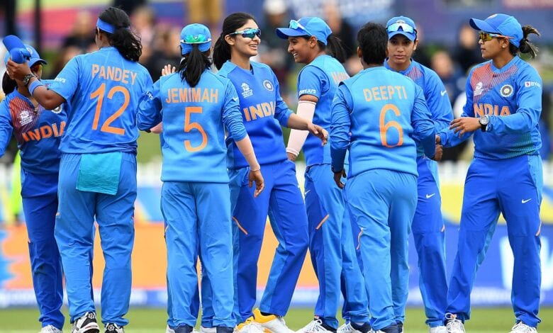 Womens-Cricket-Team-Amravati-Mandal