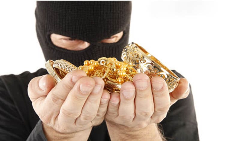 jwellery-thief-amravati-mandal