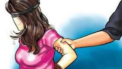 Teasing-the-woman-amravati-mandal