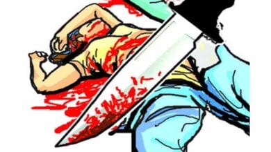 Girl-Knifed-amravati-mandal