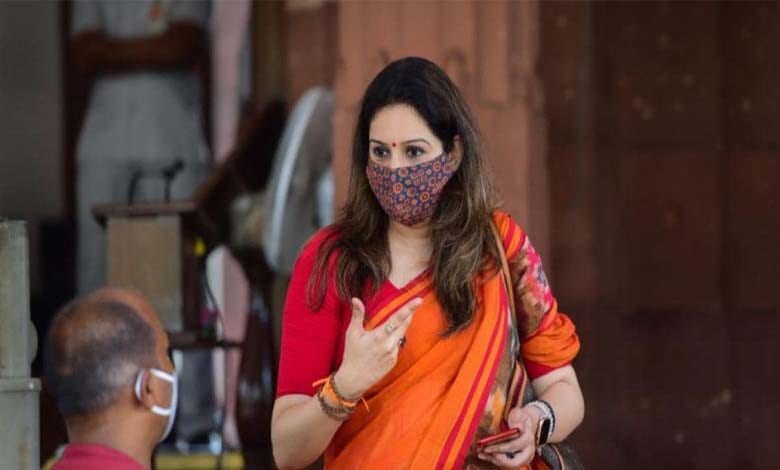 priyanaka-chaturvedi-amravati-mandal