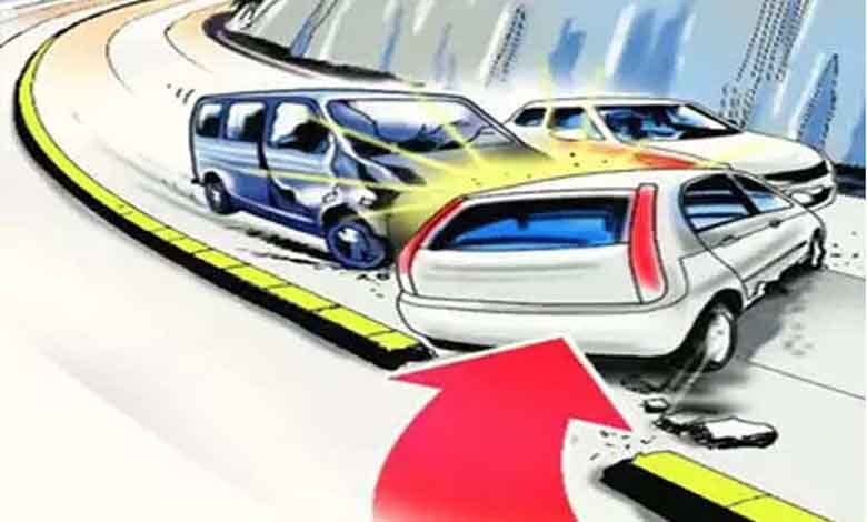 Car-accident-amravati-mandal