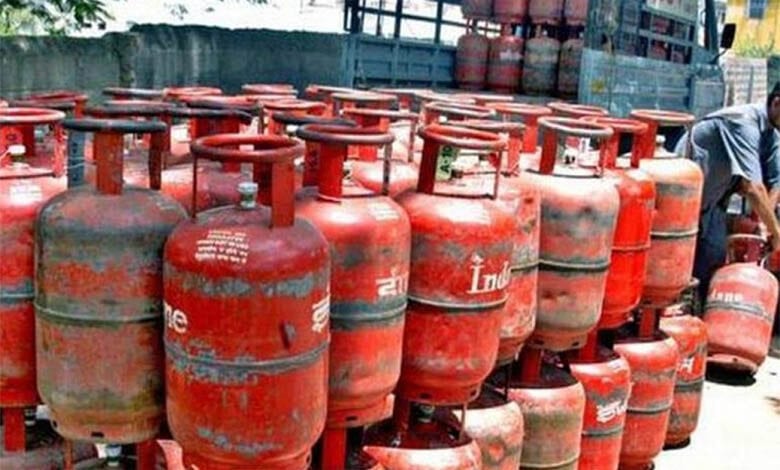 gas-cylinder-armavati-mandal