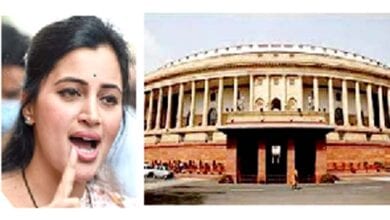 Navneet-rana-and-Parliament-House-amravati-mandal