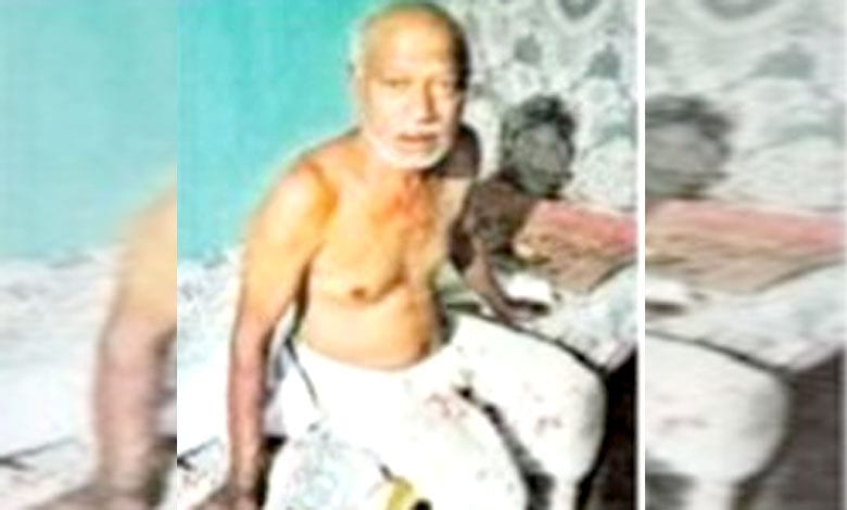 Old-Man-Injured-amravati-mandal