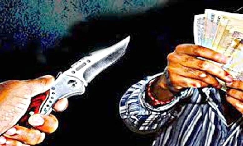 looted-at-knife-amravati-mandal
