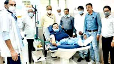 Sanjay-Harwani-with-Plasma-Donation-amravati-mandal