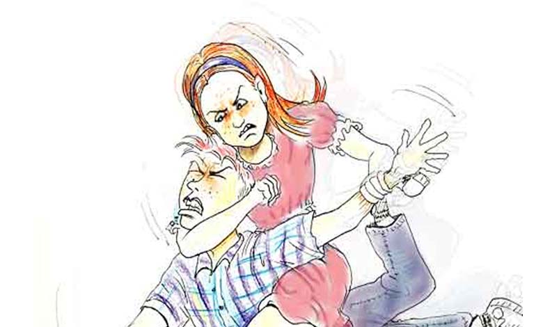 wife-beat-amravati-mandal