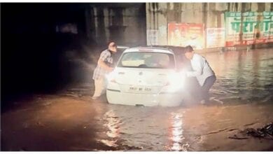 stuck-car-amravati-mandal