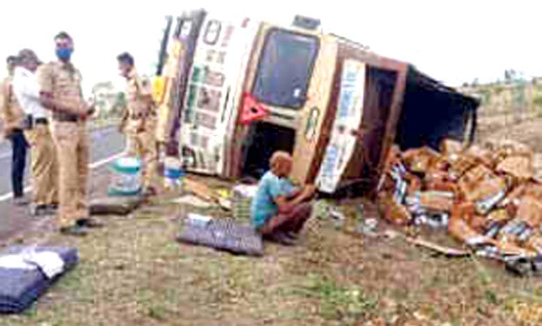 truck-accident-amravati-mandal