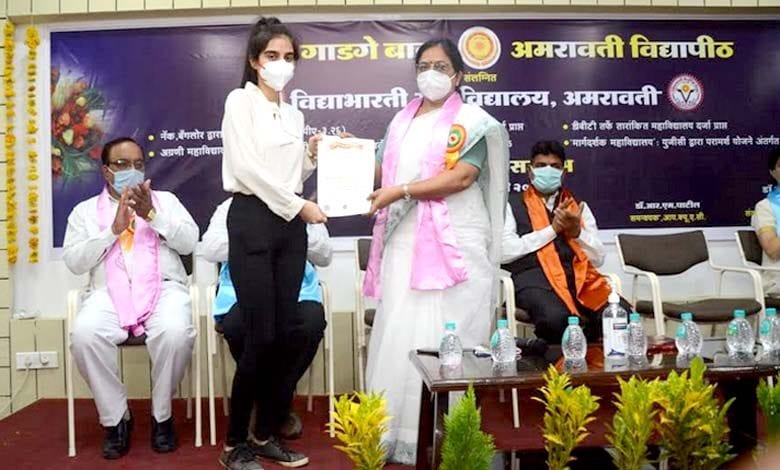 Degree-Distribution-Ceremony-amravati-mandal