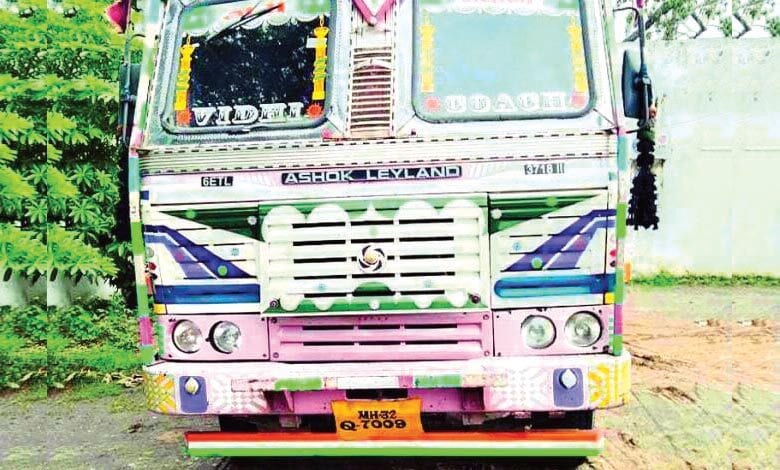 truck-accident-amravati-mandal