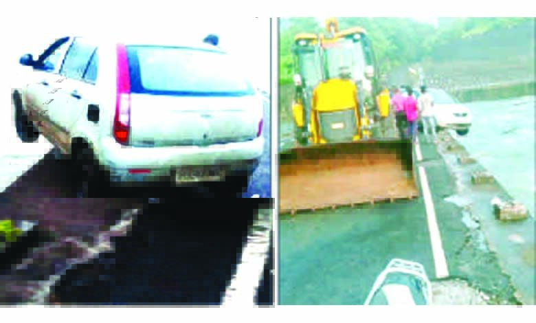 Car-accident-amravati-mandal