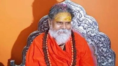 Mahant Narendra Giri-amravati-mandal