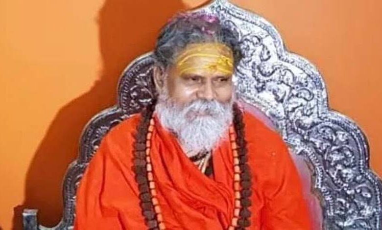 Mahant Narendra Giri-amravati-mandal