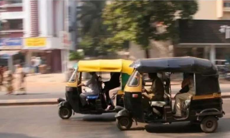 auto-driver-amravati-mandal