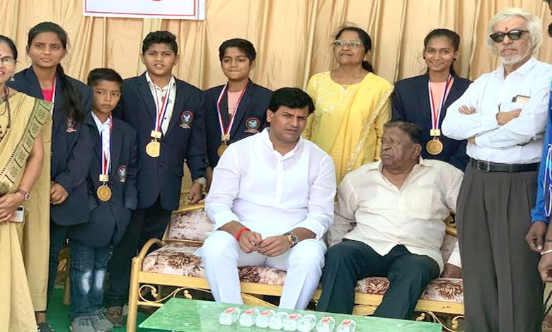 Padmashri-Prabhakarrao-Vaidya-amravati-mandal