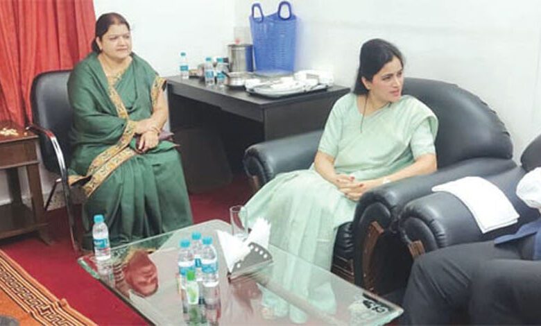 Navneet rana-Fadnavis- Amravati-Mandal