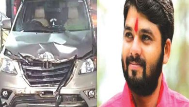 Tupkar vehcile crashed-Amravati-Mandal