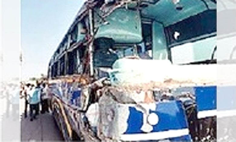 Collision-of-Trucks-and-Travels-amravati-mandal