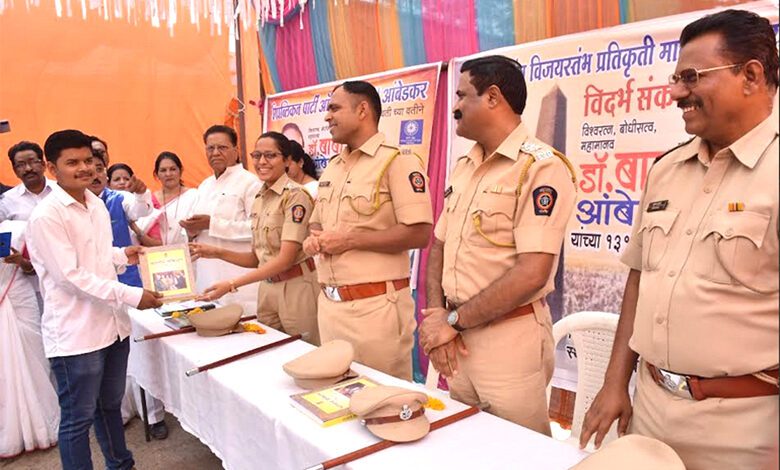 Constitution-Book-Distribution-amravati-mandal